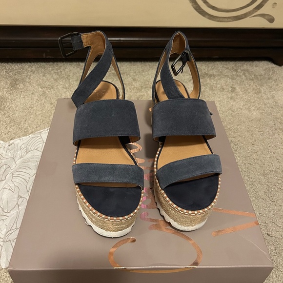 Crown vintage sandal - Picture 1 of 4